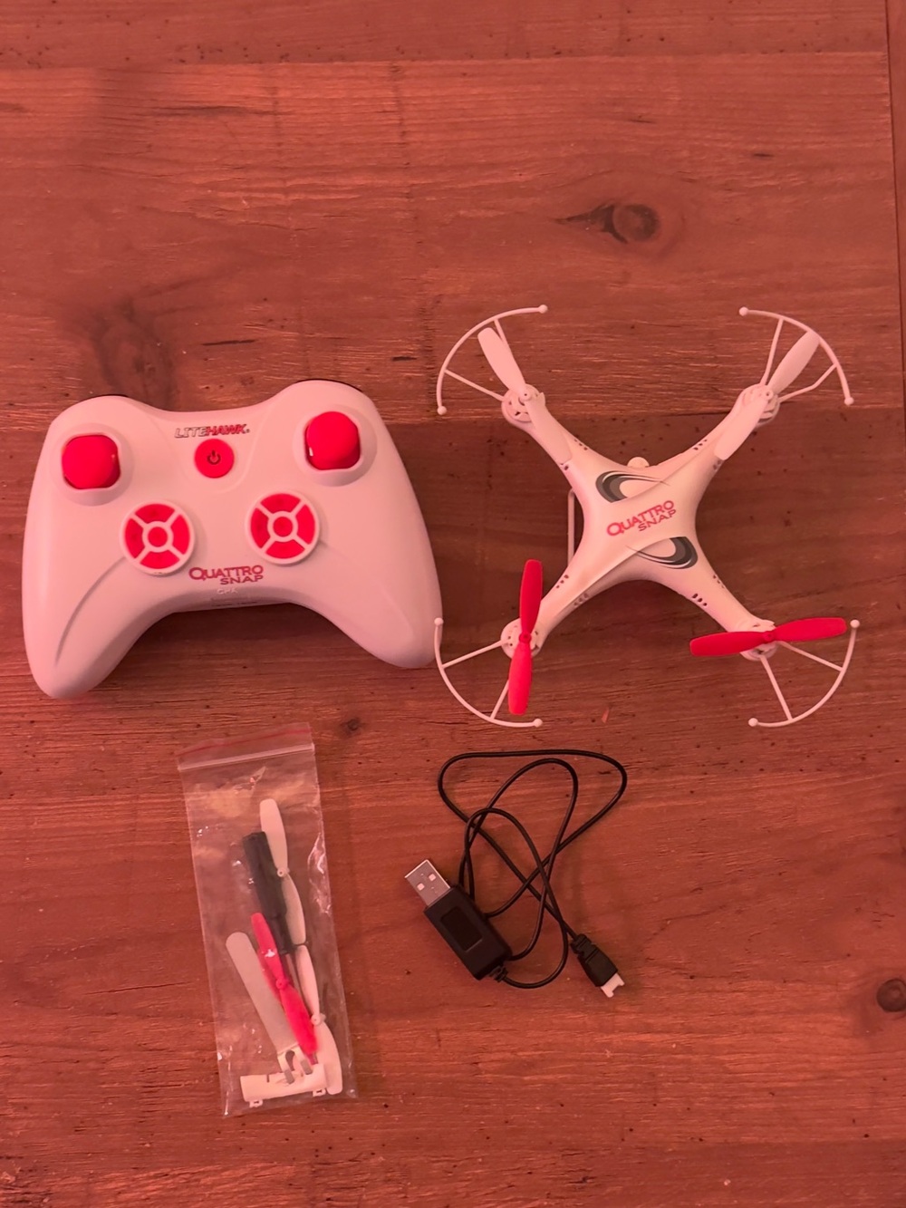 LightHawk Quattro Snap Mini Drone with Controller
